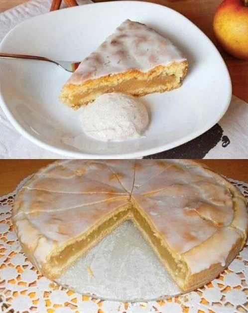 Een heerlijke Berlijnse stijl appeltaart, vers gebakken met appels en kruiden.
