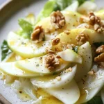 Frisse endivesalade met Roquefort, groene appel en walnoten